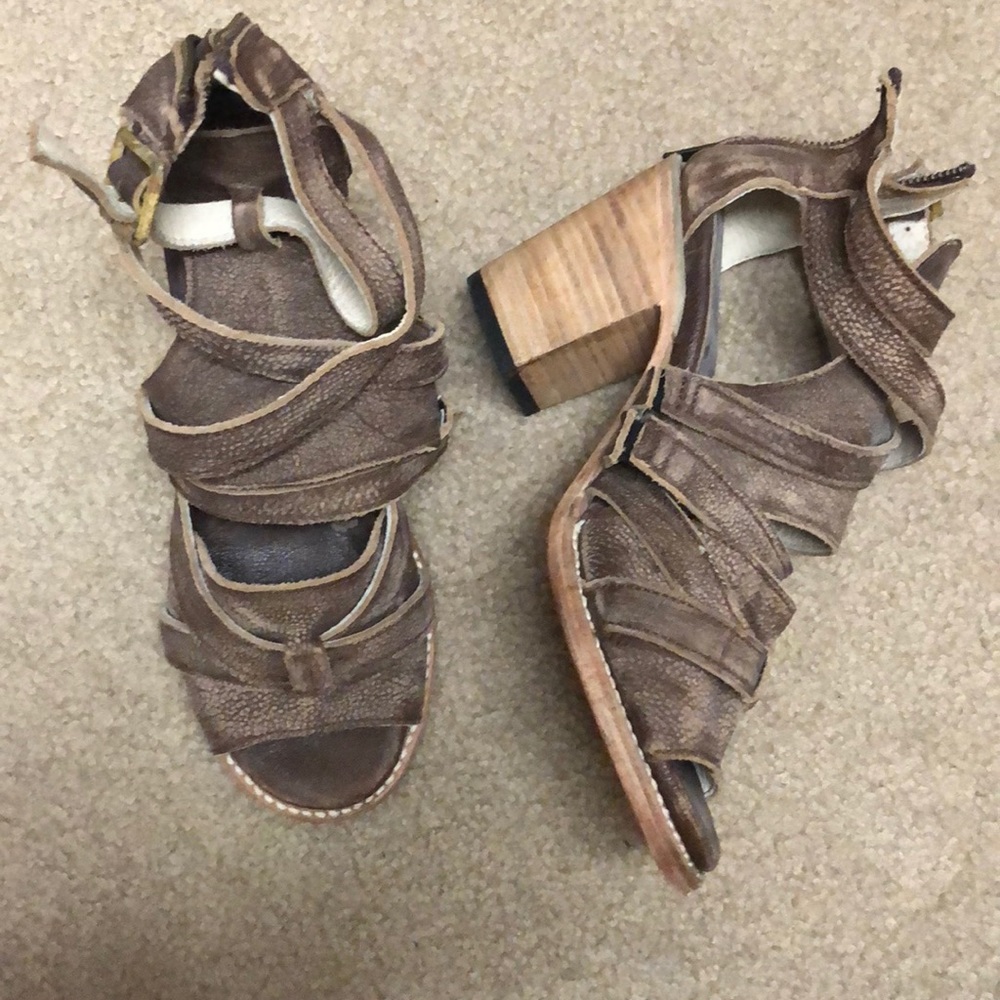 Freebird Claw heeled sandals